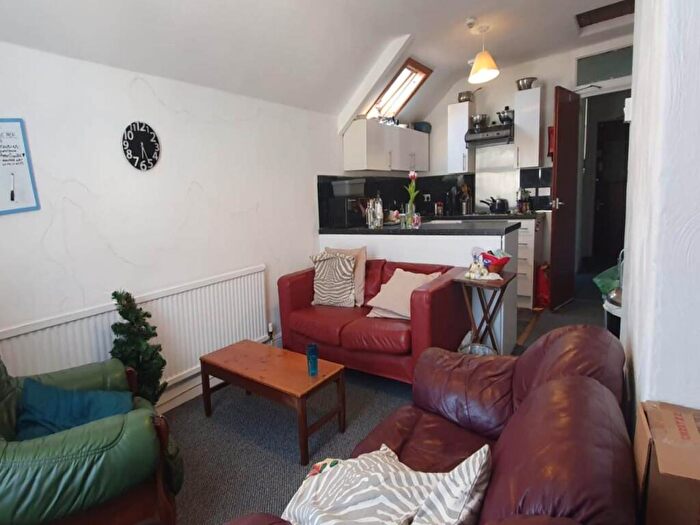 3 Bedroom Flat To Rent In Glynrhondda Street, Cathays, Cardiff, CF24