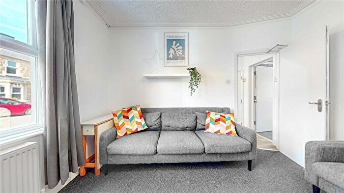 6 Bedroom House To Rent In Third Avenue, BA2