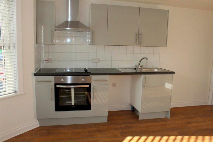 1 Bedroom Flat To Rent In Leigh Road, Eastleigh, SO50