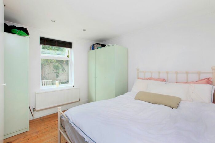 1 Bedroom Flat To Rent In Corrance Road, Brixton, London, SW2