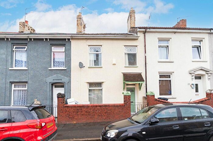 4 Bedroom Terraced House For Sale In Fairoak Avenue, Newport, NP19