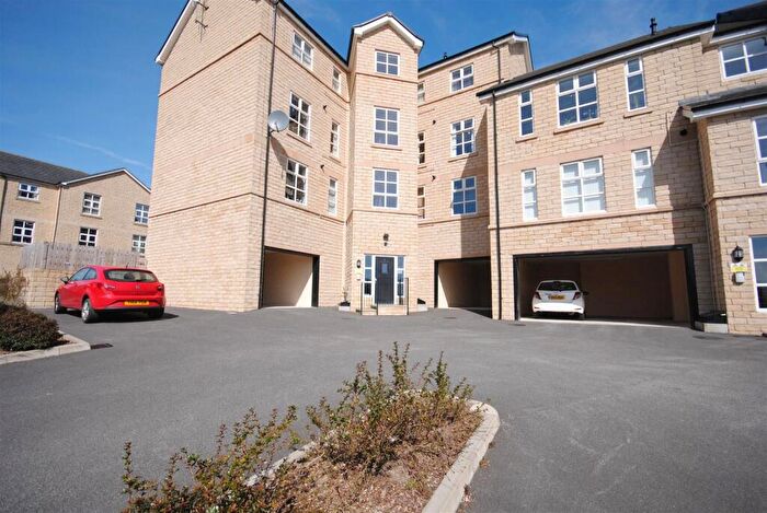 2 Bedroom Apartment To Rent In Woodsley Fold, Thornton, BD13