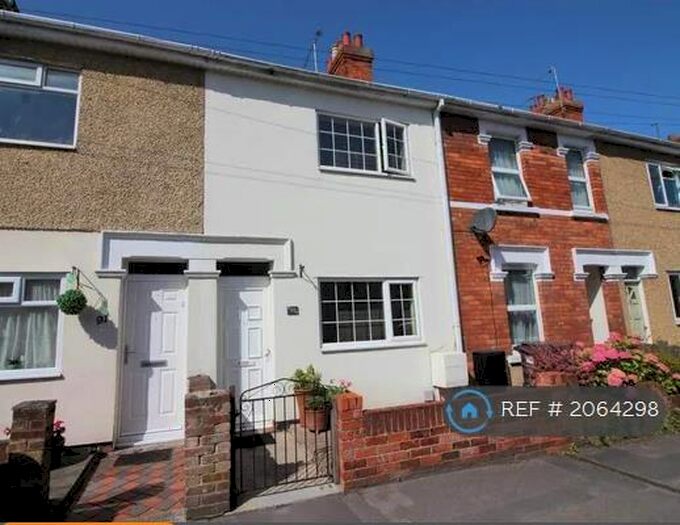 3 Bedroom Terraced House To Rent In Montagu Street, Swindon, SN2