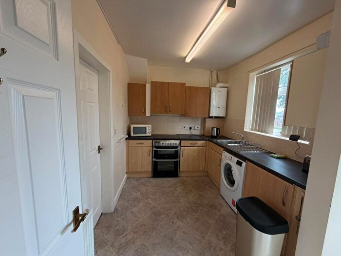 2 Bedroom House To Rent In Shirehall Road, Shiregreen, S5