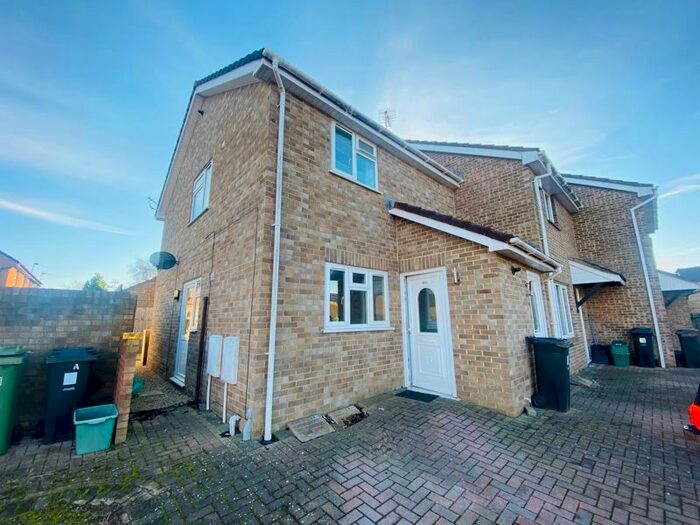 1 Bedroom Flat To Rent In Long Beach Road, Longwell Green, Bristol, BS30