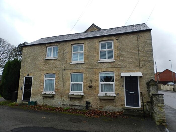 1 Bedroom Flat To Rent In Station Road, NN9
