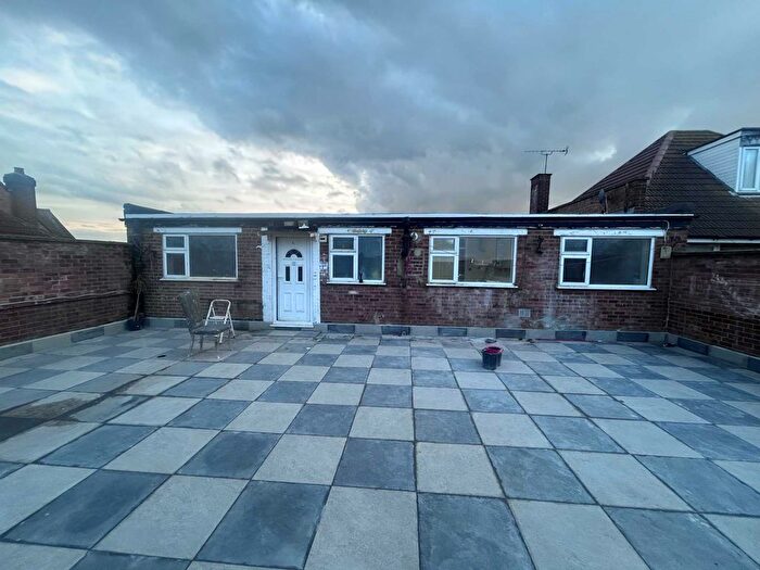 4 Bedroom Flat To Rent In Uxbridge Road, Hayes End, UB4