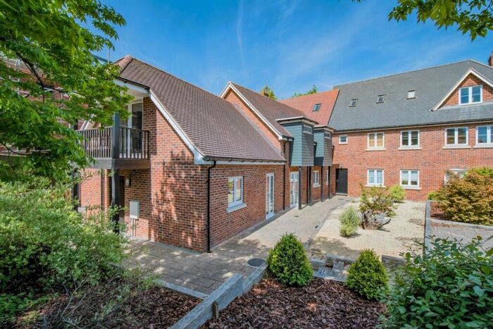 1 Bedroom Apartment To Rent In Eynsham Road, Botley, OX2