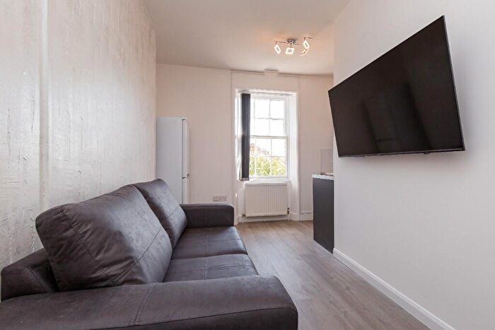 2 Bedroom Apartment To Rent In Leazes Terrace, Newcastle Upon Tyne, NE1