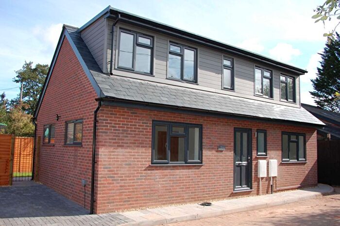 2 Bedroom Detached House To Rent In Bathpool, Taunton, Somerset, TA2