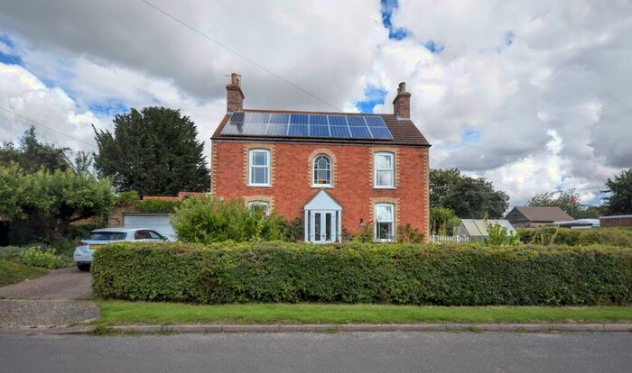 3 Bedroom Detached House For Sale In Mill Lane, Legbourne, LN11