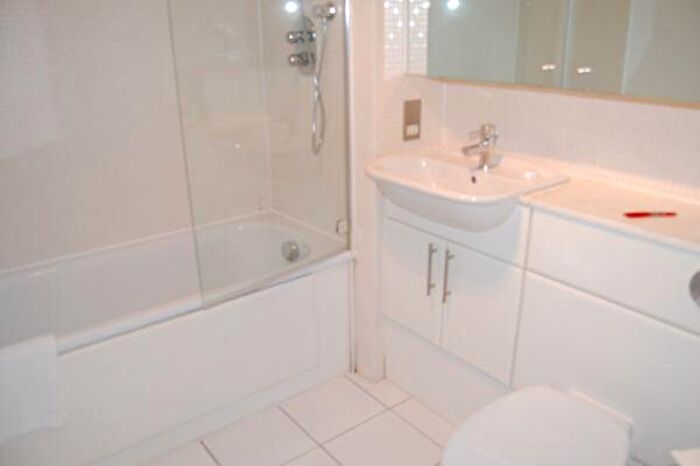 1 Bedroom Flat To Rent In Cassilis Road, London, E14