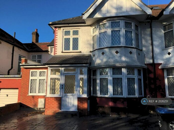 2 Bedroom Flat To Rent In Park View Road, London, NW10
