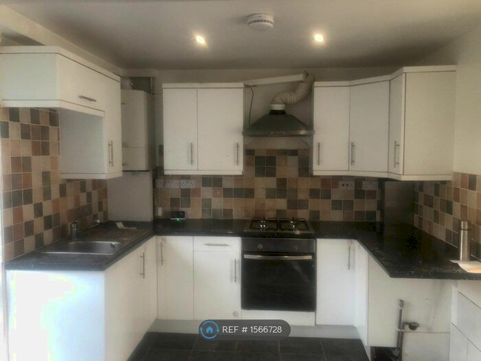 2 Bedroom Flat To Rent In Hanham, Hanham, Bristol, BS15