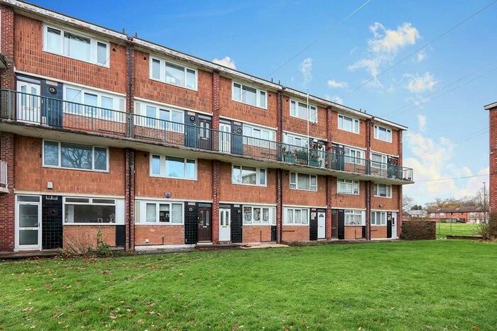 2 Bedroom Maisonette To Rent In Atlantic Road, Sheffield, South Yorkshire S8