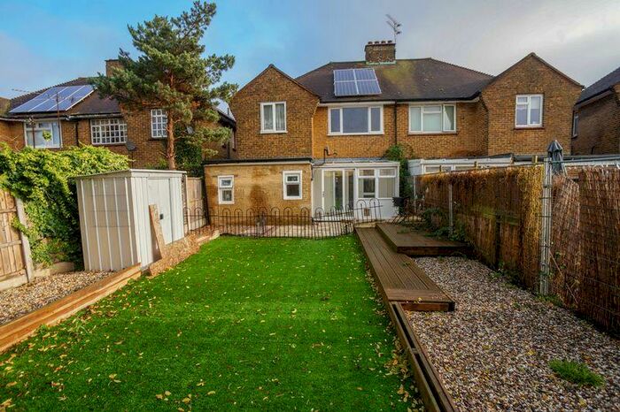 4 Bedroom Semi-Detached House To Rent In North Avenue, Canvey Island, SS8