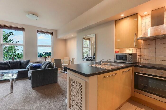 4 Bedroom Apartment To Rent In Lenton Road, The Park, NG7