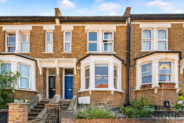 1 Bedroom Flat For Sale In Vartry Road, London, N15
