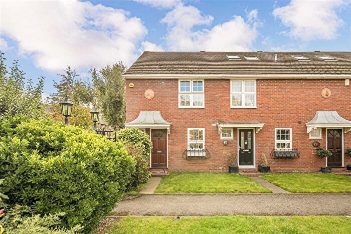 2 Bedroom Property To Rent In Temple Road, Kew, Richmond, TW9