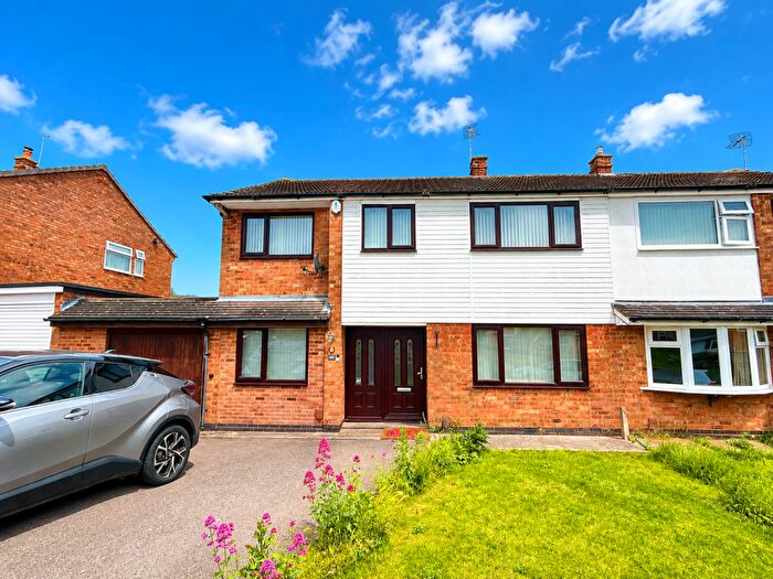 4 Bedroom Semi Detached House To Rent In Halcroft Rise, Wigston, LE18