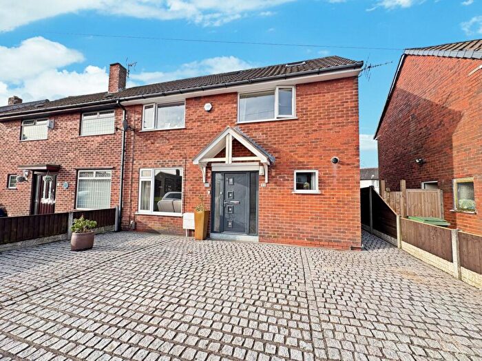4 Bedroom Semi-Detached House For Sale In Hollin Acre, Westhoughton, BL5