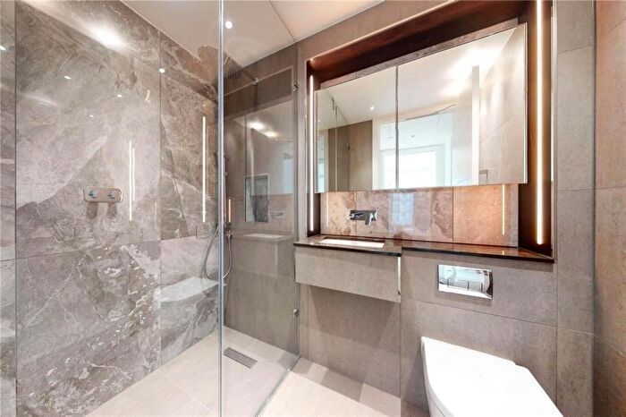 1 Bedroom Flat To Rent In Carrara Tower, London, EC1V