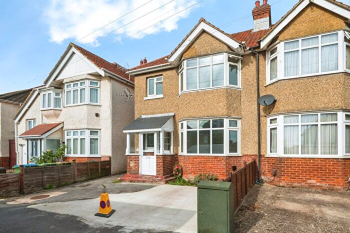3 Bedroom Semi-Detached House For Sale In Gurney Road, Southampton, SO15