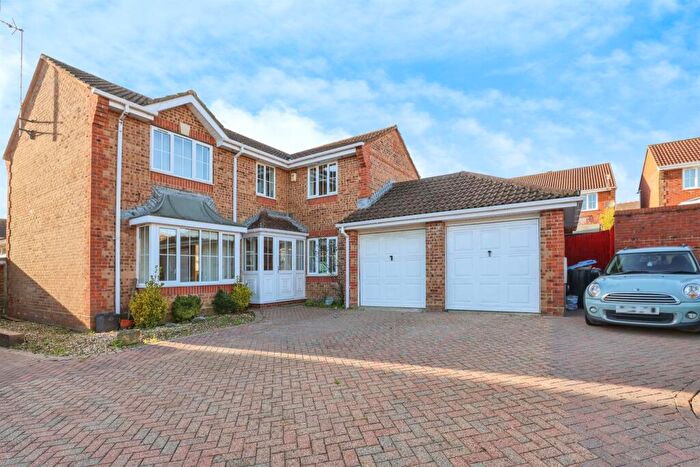 5 Bedroom Detached House For Sale In Waytown Close, Poole, BH17