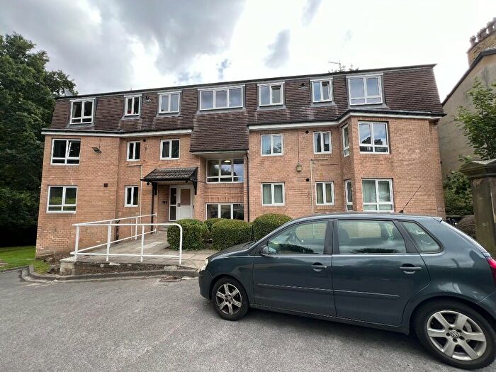 1 Bedroom Flat To Rent In Brunel Court, Sydenham Place, Bradford, West Yorkshire, BD3