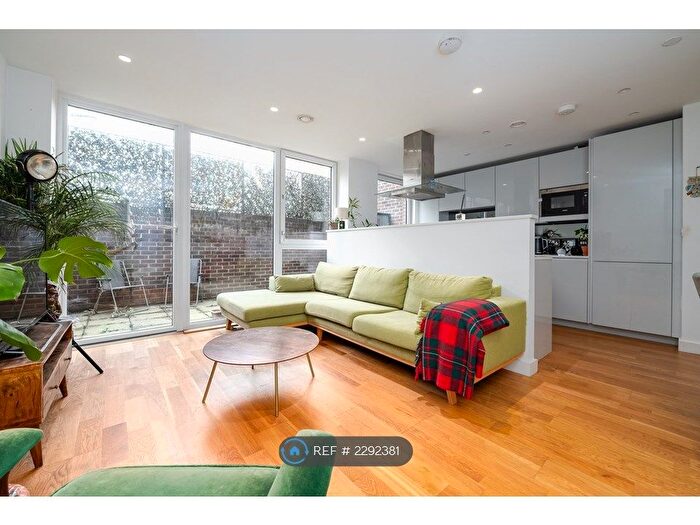 2 Bedroom Flat To Rent In Ferrier Apartments, London, SW9