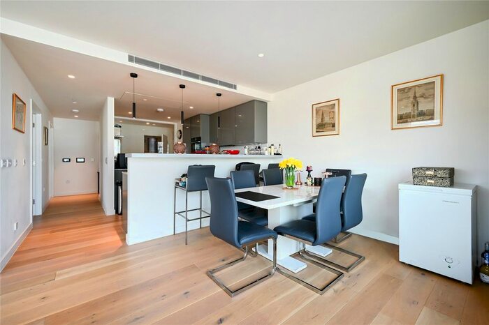 3 Bedroom Flat To Rent In Vauxhall Bridge Road, Victoria, SW1V