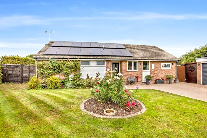 3 Bedroom Bungalow For Sale In Bushey Shaw, Ashtead, KT21
