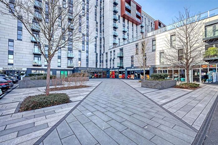 1 Bedroom Apartment For Sale In Beaumont Court, - Victoria Avenue, Southend-On-Sea, Essex, SS2