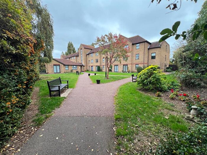 1 Bedroom Flat For Sale In Pittman Gardens, Ilford, IG1