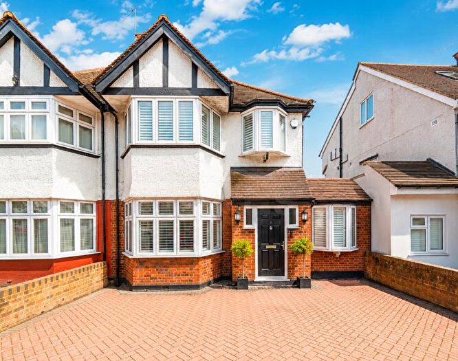 4 Bedroom Semi-Detached House For Sale In Tithe Walk, Mill Hill, NW7