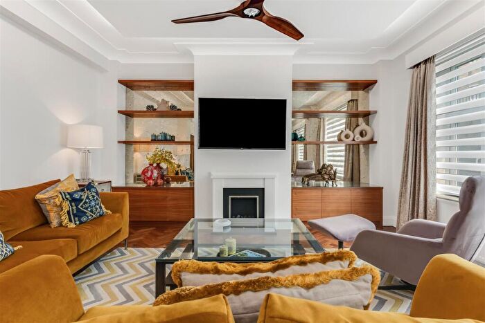 4 Bedroom Flat For Sale In College Crescent, Swiss Cottage, NW3