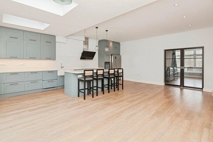 4 Bedroom Terraced House To Rent In Chudleigh Road, Brockley, London, SE4