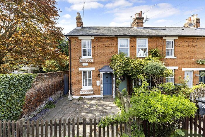 2 Bedroom End Of Terrace House To Rent In Church Walk, Chertsey, KT16