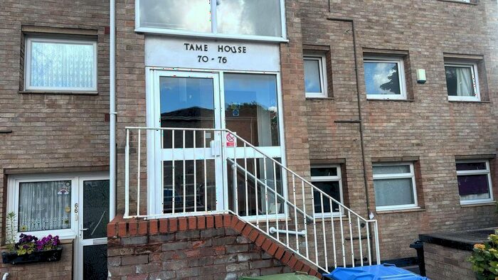 2 Bedroom Flat To Rent In Nash Square, Perry Barr, Birmingham, B42