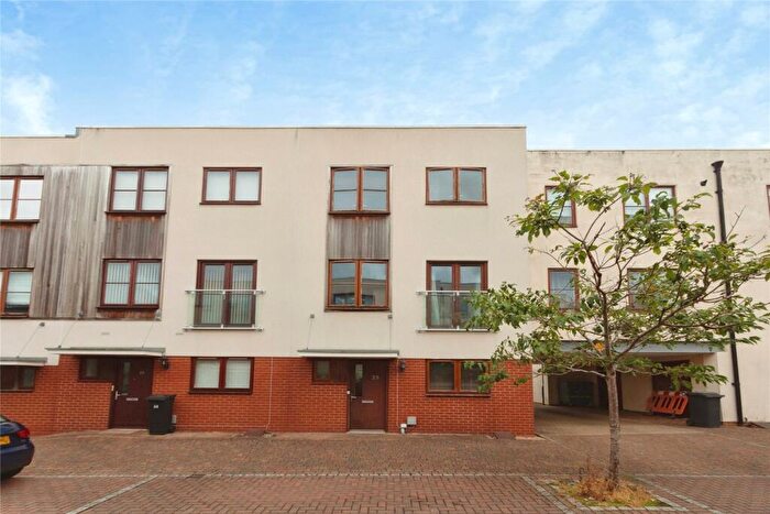 3 Bedroom Terraced House For Sale In Greenlands Road, Basingstoke, Hampshire, RG24