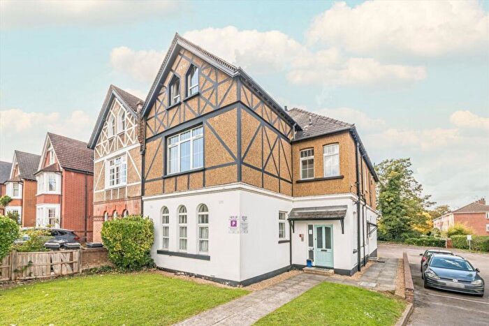 1 Bedroom Flat For Sale In Cranes Park, Surbiton, KT5