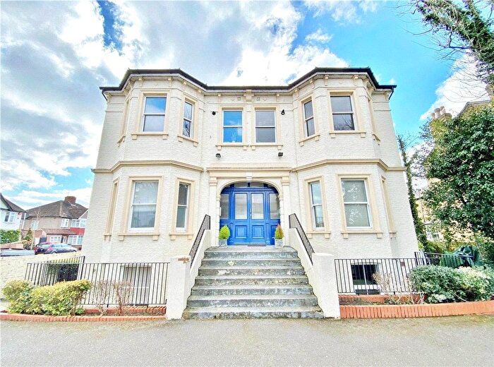 1 Bedroom Flat For Sale In Nelson Road, Twickenham, TW2