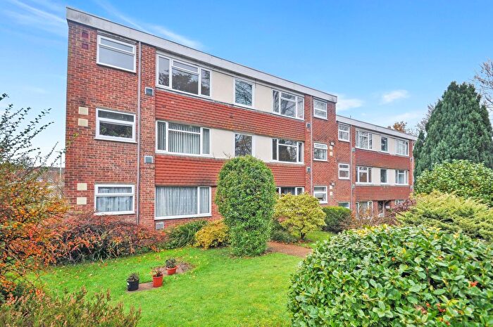 2 Bedroom Flat To Rent In Cheviot Way, Ashford, TN24