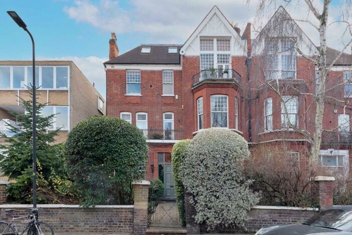 5 Bedroom Flat To Rent In Compayne Gardens, South Hampstead, NW6