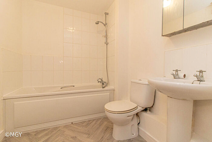 2 Bedroom Apartment To Rent In Overstone Court, Dumballs Road, Cardiff, CF10