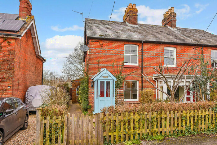 3 Bedroom Semi-Detached House To Rent In Rozel Cottage, Church Road, SO32