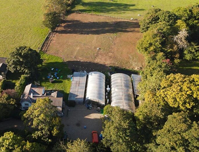 4 Bedroom Detached House For Sale In Shantock Lane, Bovingdon, HP3