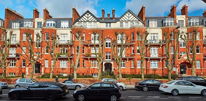 2 Bedroom Flat For Sale In Elgin Avenue, London, W9