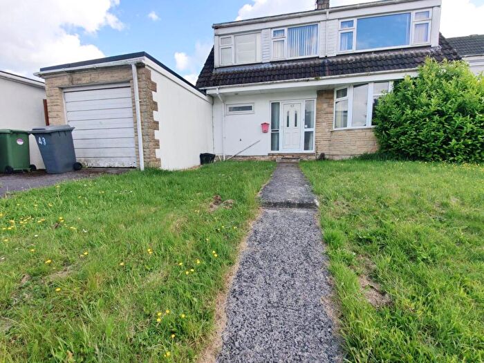 4 Bedroom House To Rent In Broxburn Road, Warminster, BA12