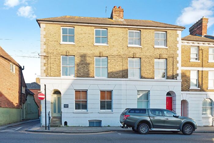 1 Bedroom Flat For Sale In Wincheap, Canterbury, CT1